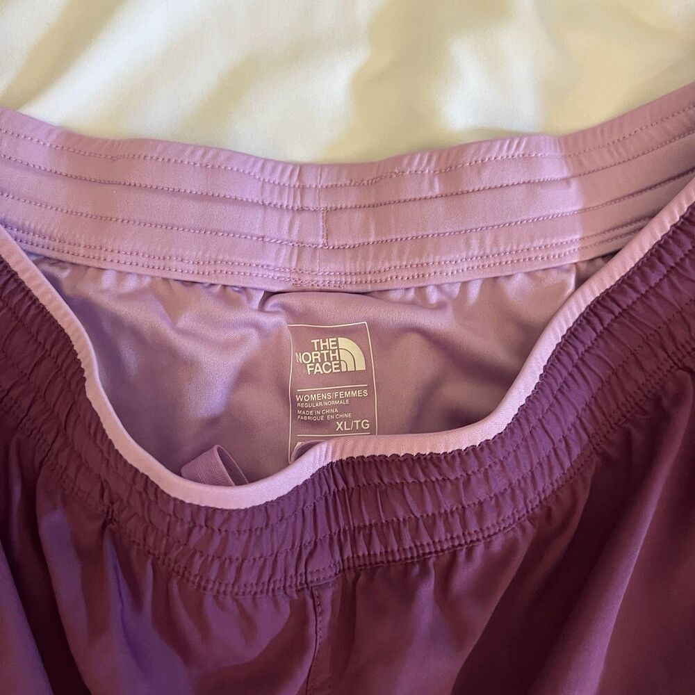 The North Face Flash Dry Running shorts w/liner purple XL - Picture 3 of 4